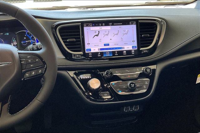 New 2023 Chrysler Pacifica Touring-L w/ S Appearance Package image 5