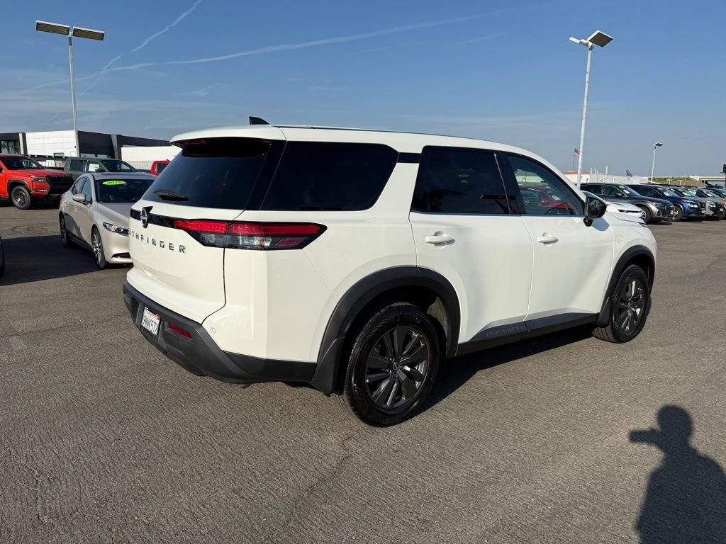 Certified 2024 Nissan Pathfinder S image 6
