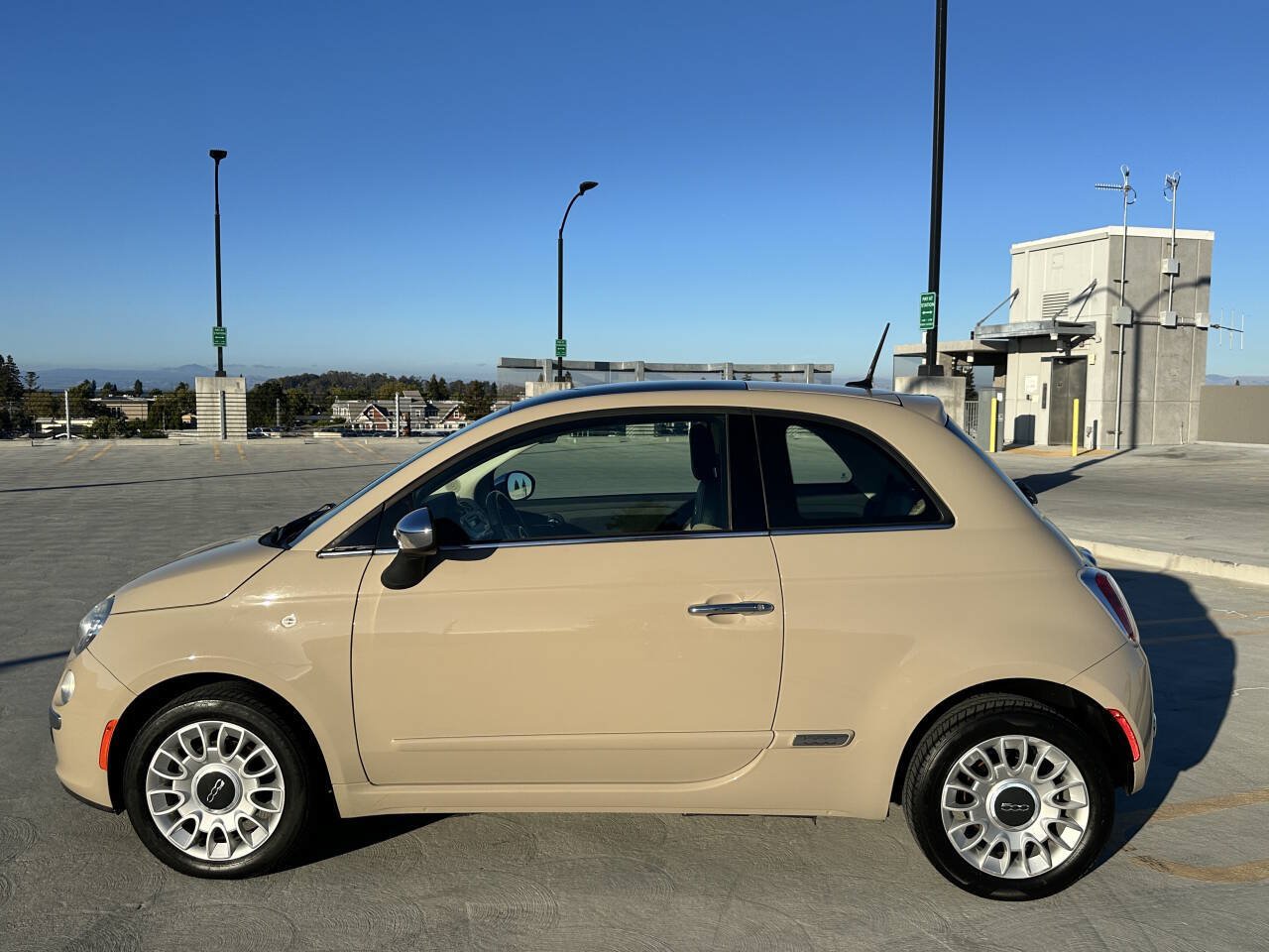 Used 2012 FIAT 500 Lounge w/ Convenience Group FWD image 5