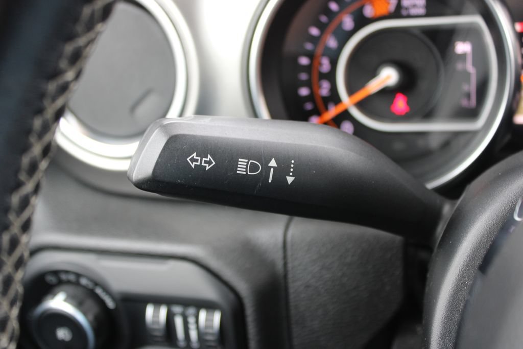 Used 2020 Jeep Wrangler Unlimited Sahara AWD/4WD image 35