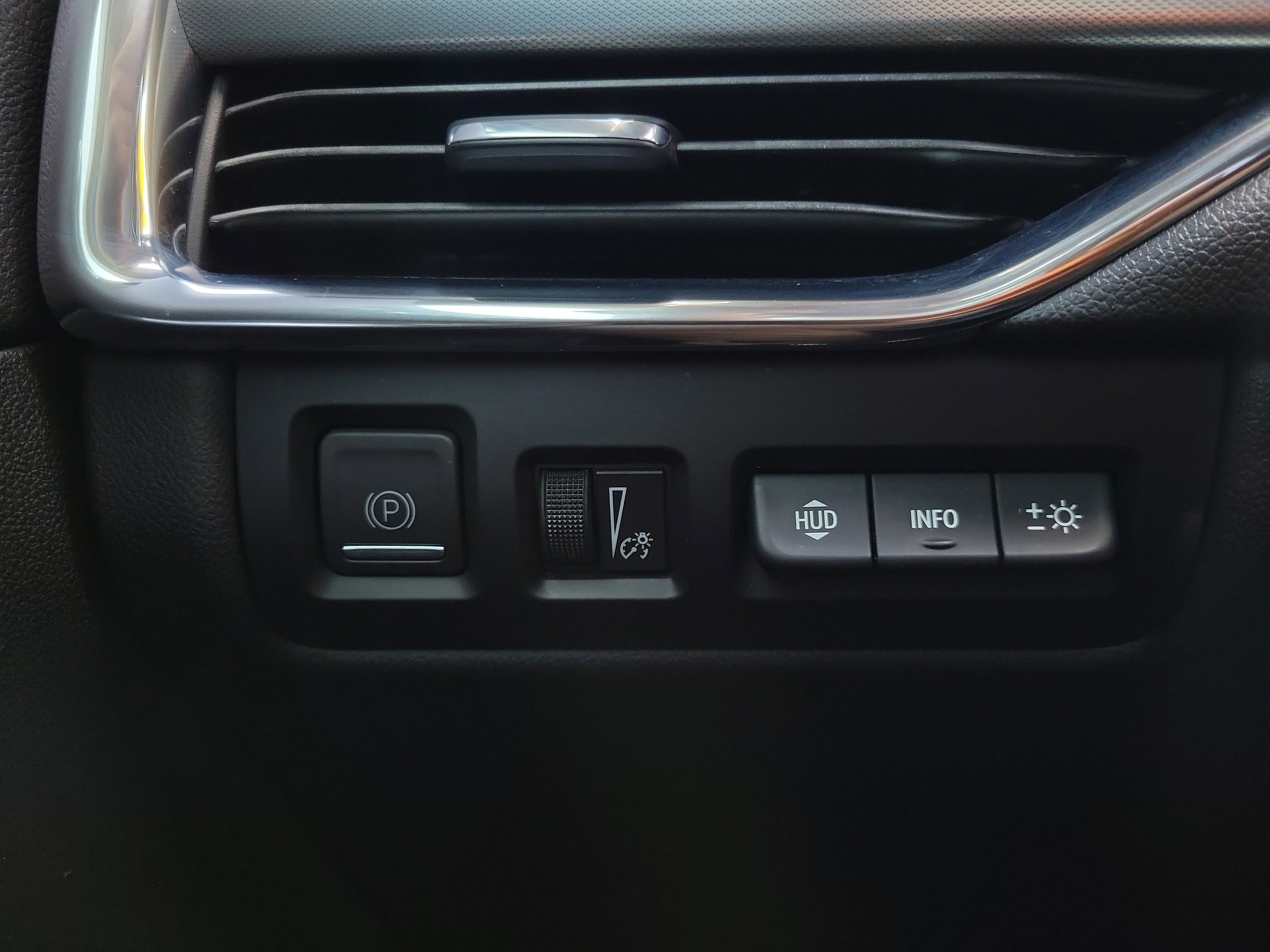 Used 2019 Cadillac XT4 Premium Luxury w/ Technology Package image 25