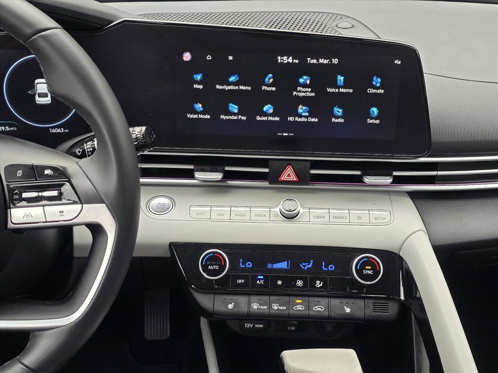 Used 2025 Hyundai Elantra Limited w/ Cargo Package image 15