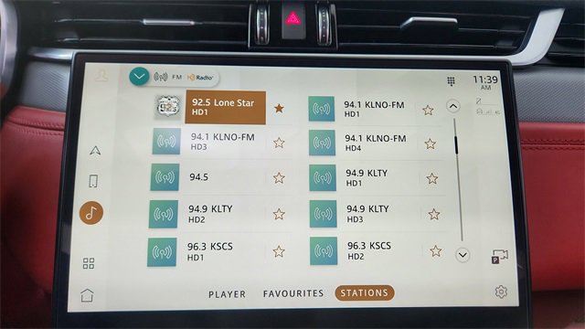 Used 2022 Jaguar F-PACE SVR image 48