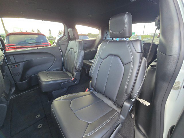 New 2026 Chrysler Pacifica Select w/ S Appearance Package FWD image 21