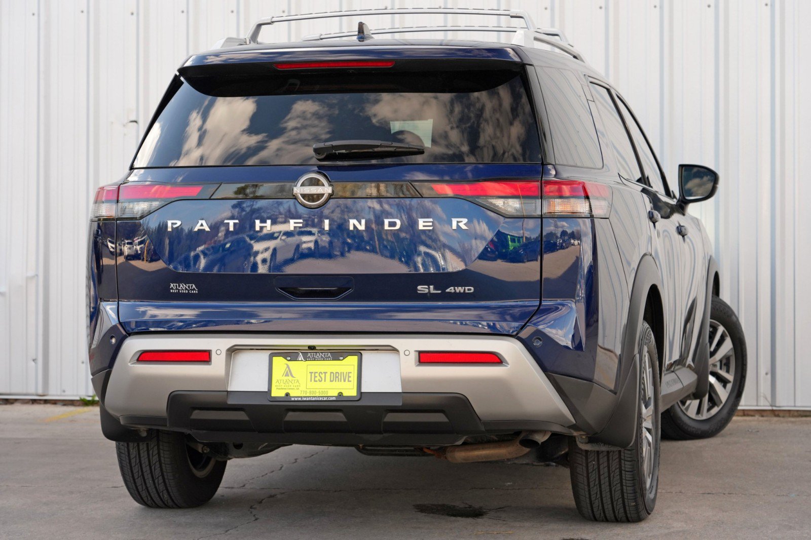 Used 2025 Nissan Pathfinder SL AWD/4WD image 3