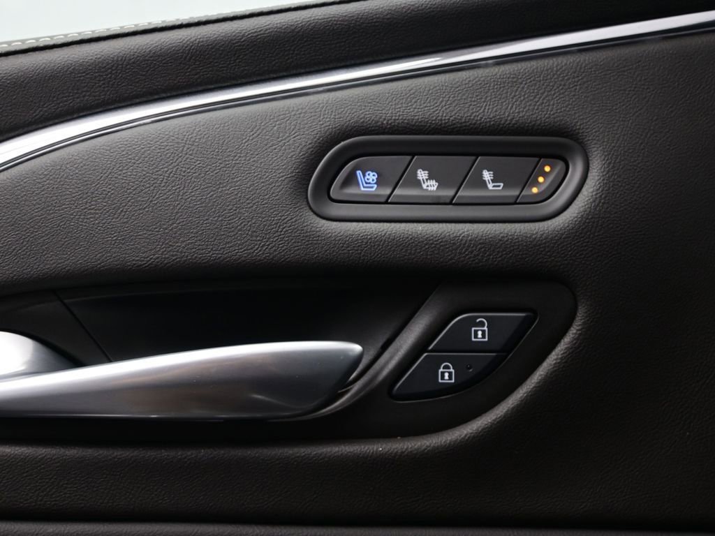 Used 2024 Cadillac Escalade Premium Luxury w/ Performance Package image 17