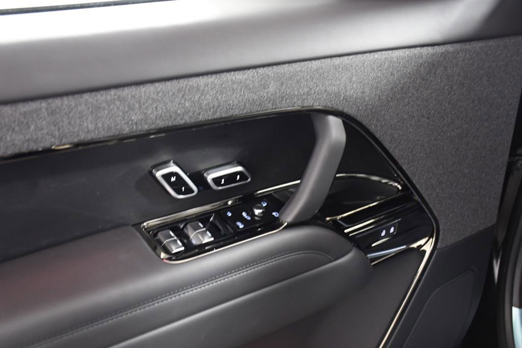 Certified 2025 Land Rover Range Rover Sport Dynamic SE image 15