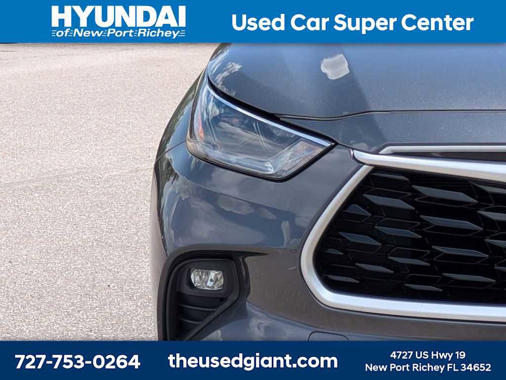 Used 2021 Toyota Highlander LE image 9