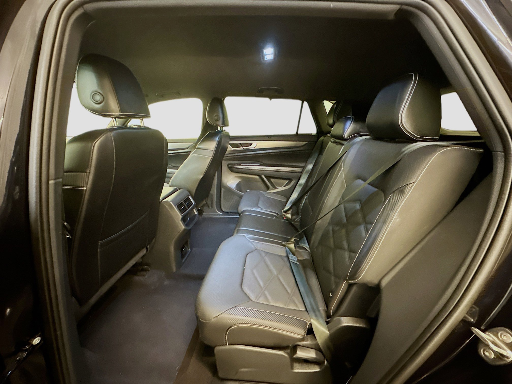 Used 2024 Volkswagen Atlas Cross Sport SE image 29