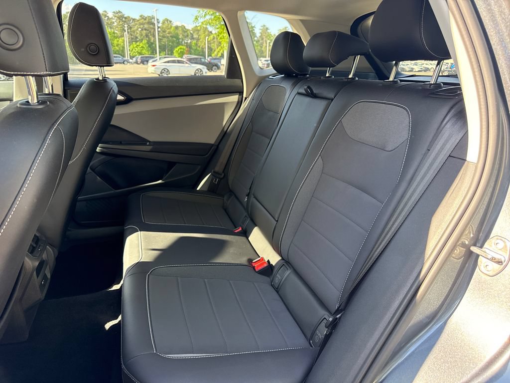 Used 2022 Volkswagen Taos SE AWD/4WD image 32