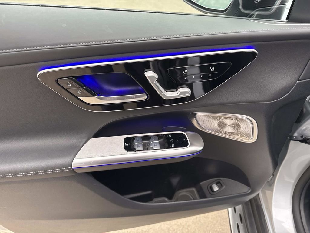 Certified 2025 Mercedes-Benz GLC 300 4MATIC image 16