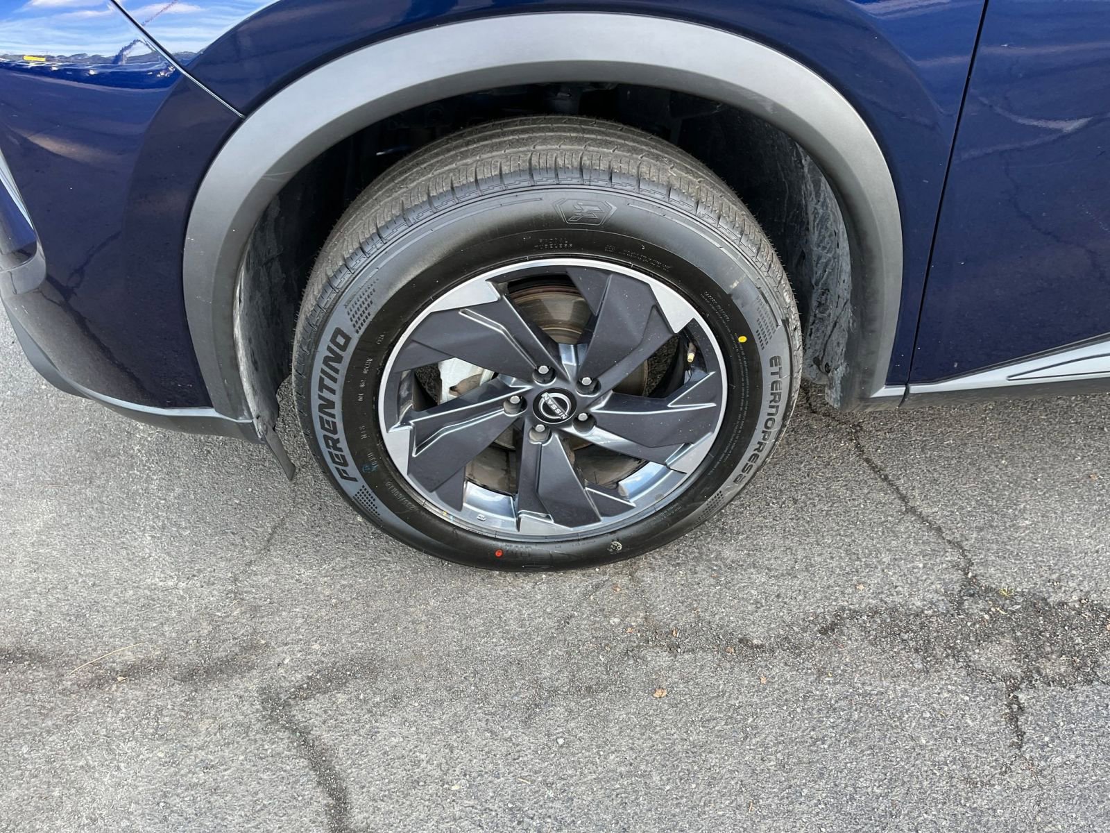 Used 2025 Nissan Rogue SV FWD image 32