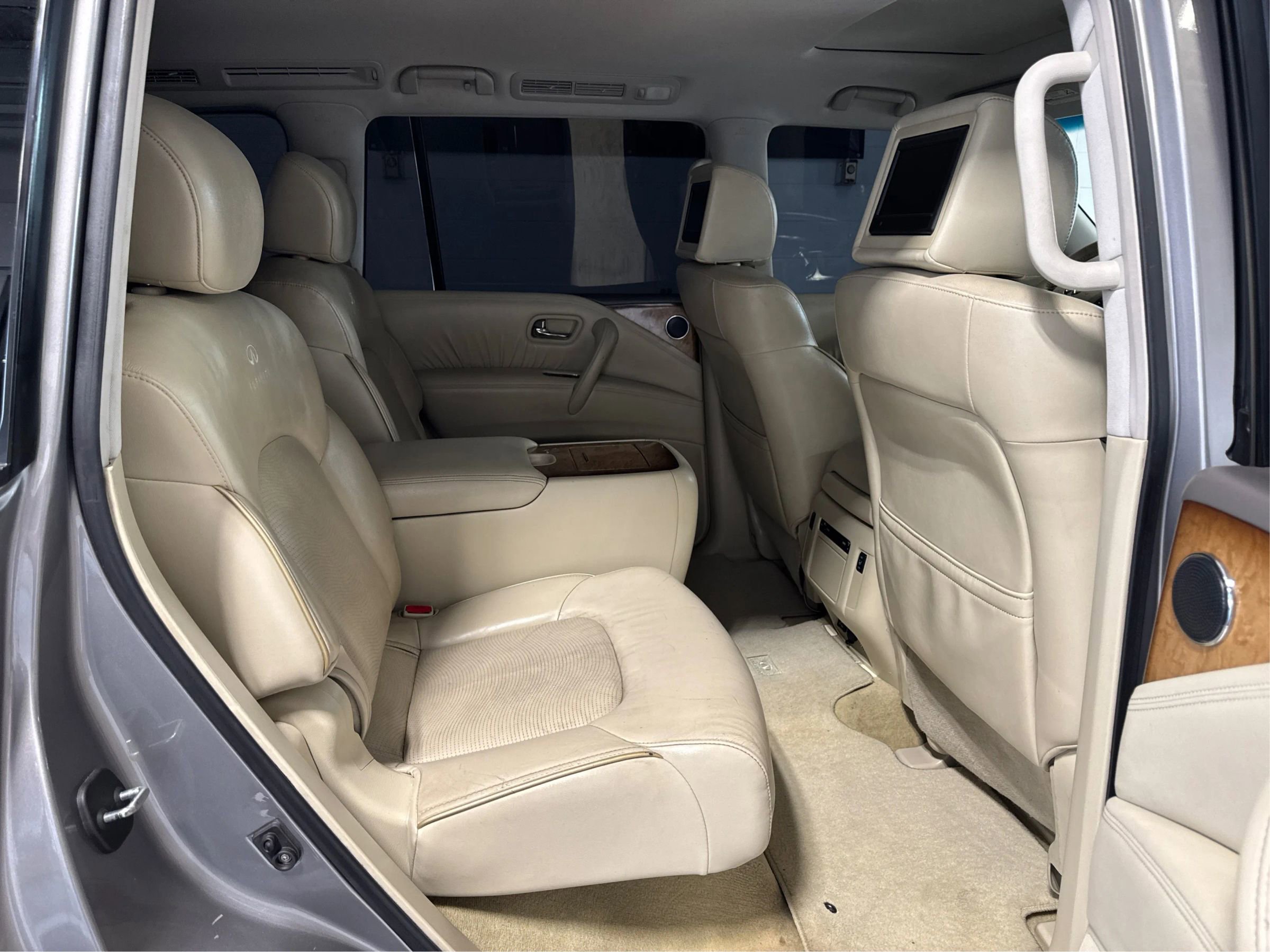 Used 2012 INFINITI QX56 4WD w/ Theater Pkg image 16