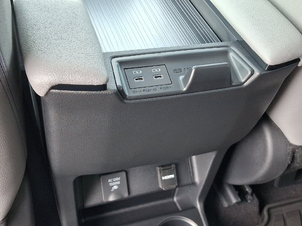 Used 2026 Toyota Sienna XLE FWD image 14