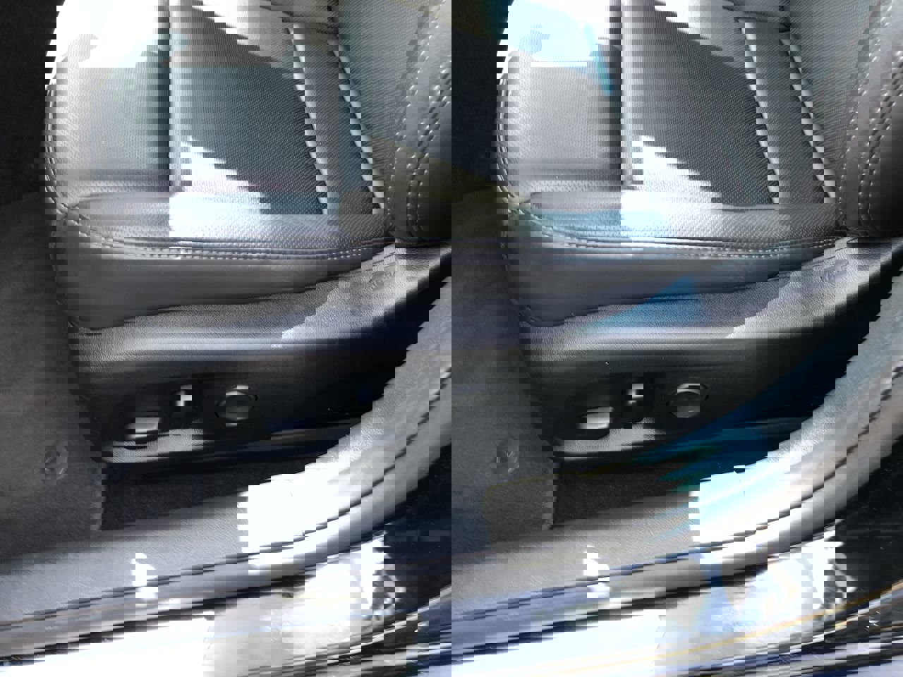 Used 2024 Cadillac CT4 Premium Luxury w/ Climate Package image 15