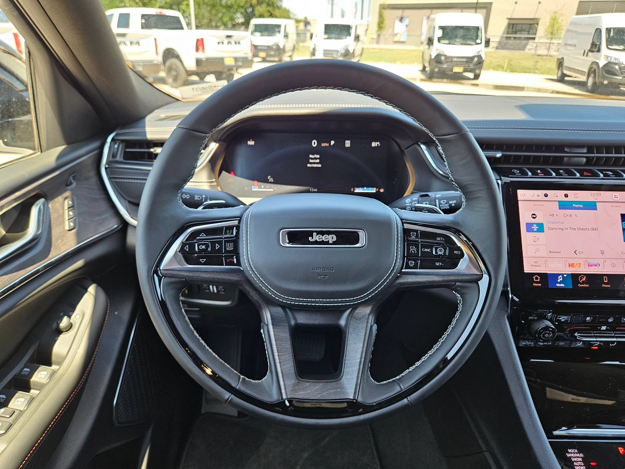 New 2025 Jeep Grand Cherokee L Overland w/ Advanced Protech Group III AWD/4WD image 18
