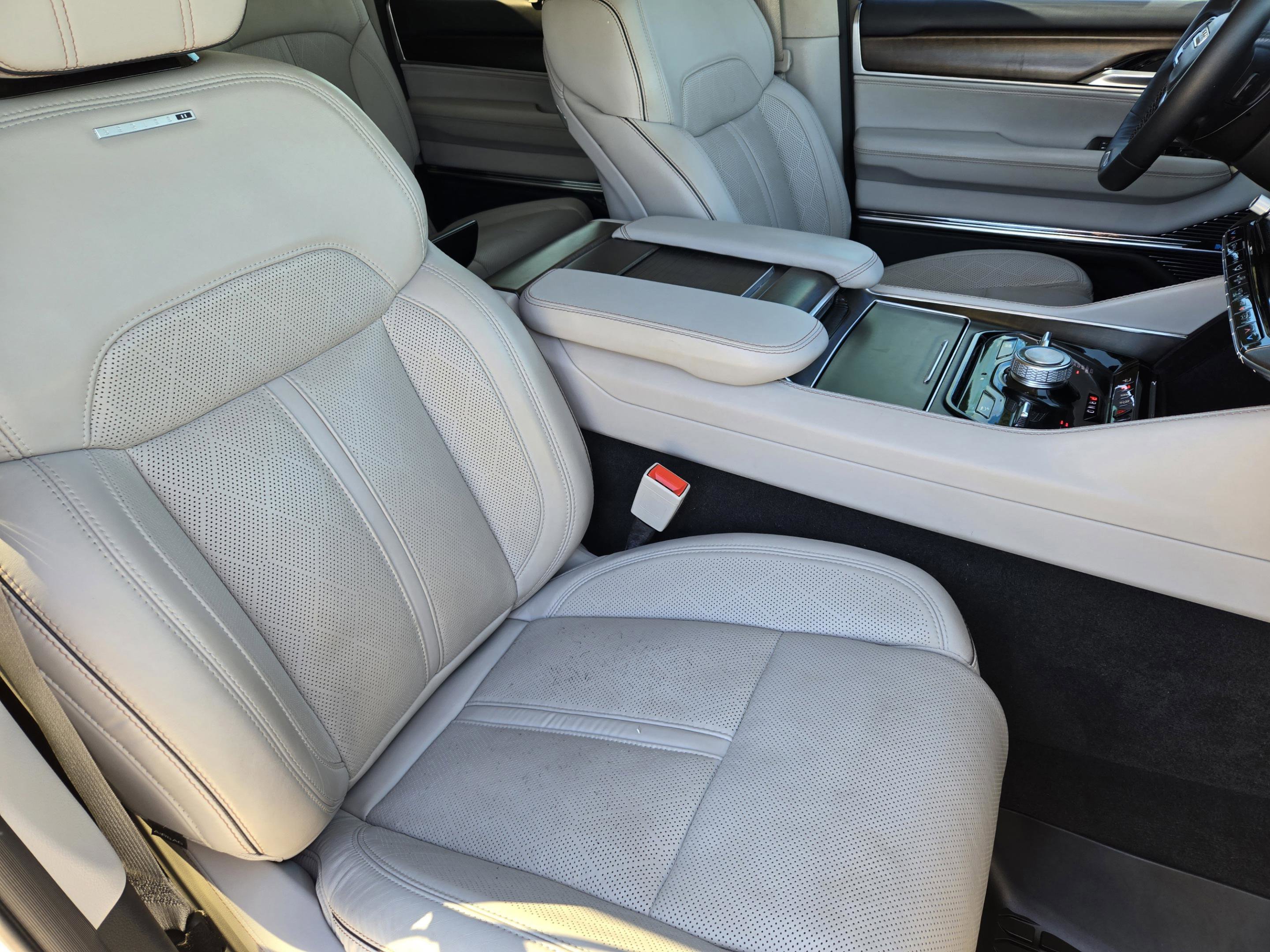 Used 2022 Jeep Grand Wagoneer Series II w/ Premium Group II AWD/4WD image 8