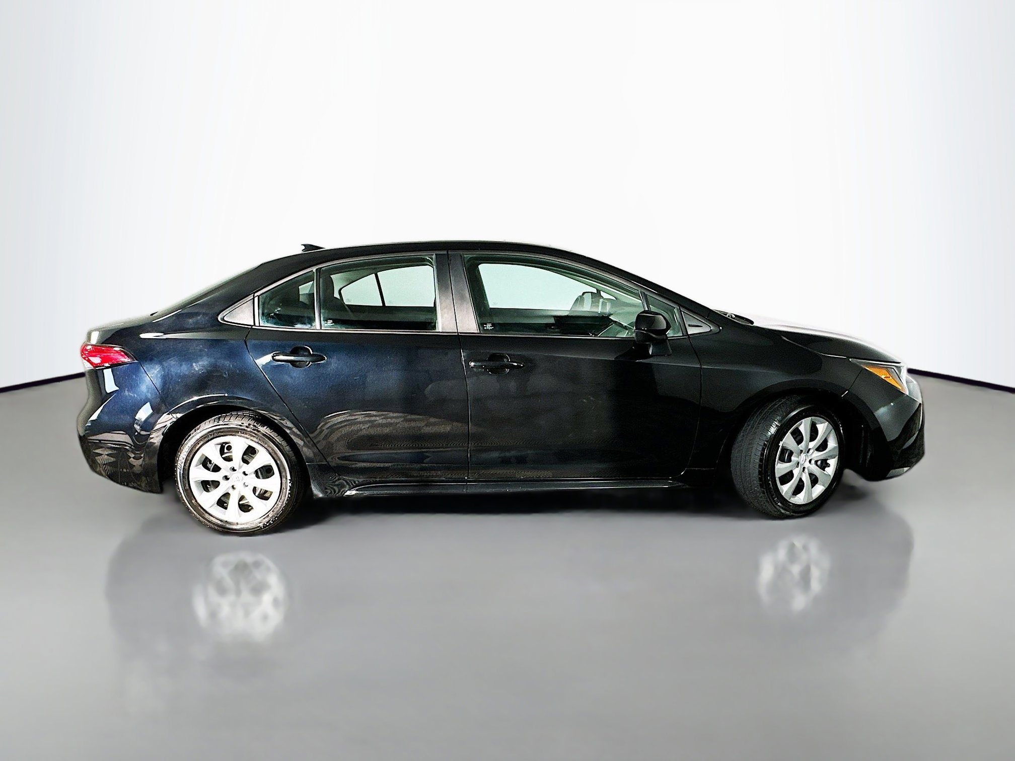 Used 2023 Toyota Corolla LE image 8
