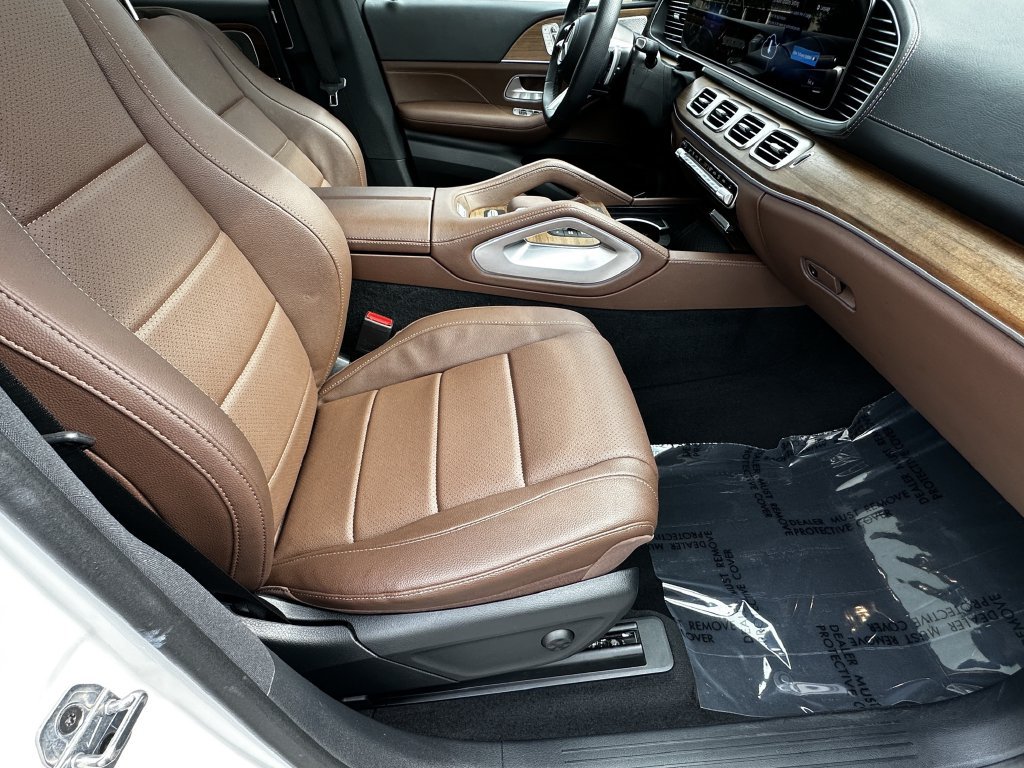 Used 2025 Mercedes-Benz GLS 450 4MATIC image 15