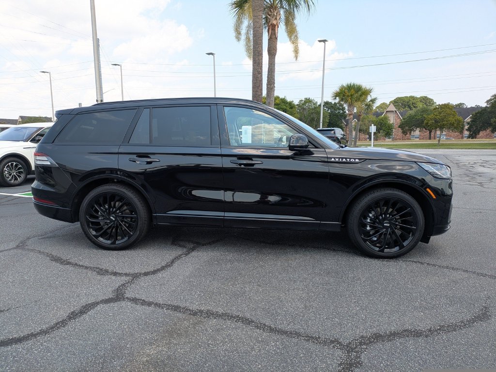 New 2026 Lincoln Aviator Reserve w/ Luxury Package RWD image 3