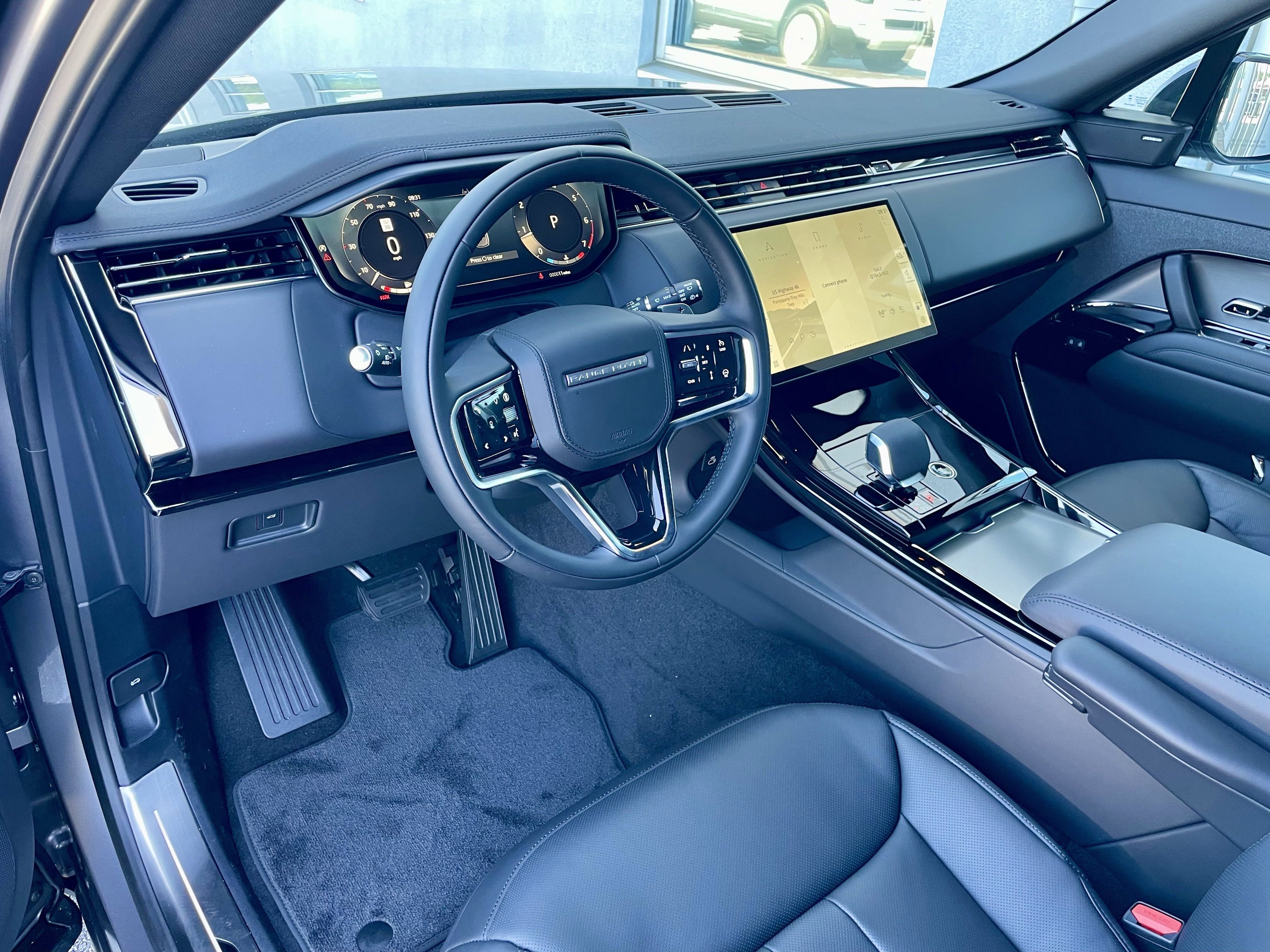 New 2025 Land Rover Range Rover Sport SE image 13