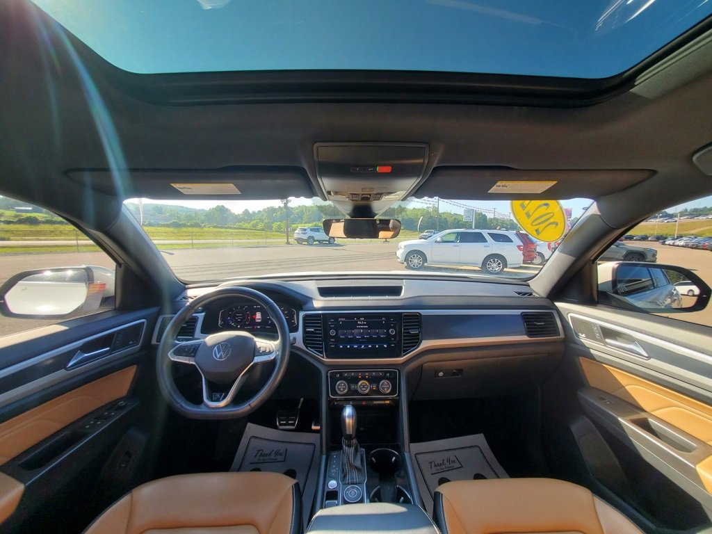 Used 2022 Volkswagen Atlas Cross Sport SEL Premium R-Line image 31