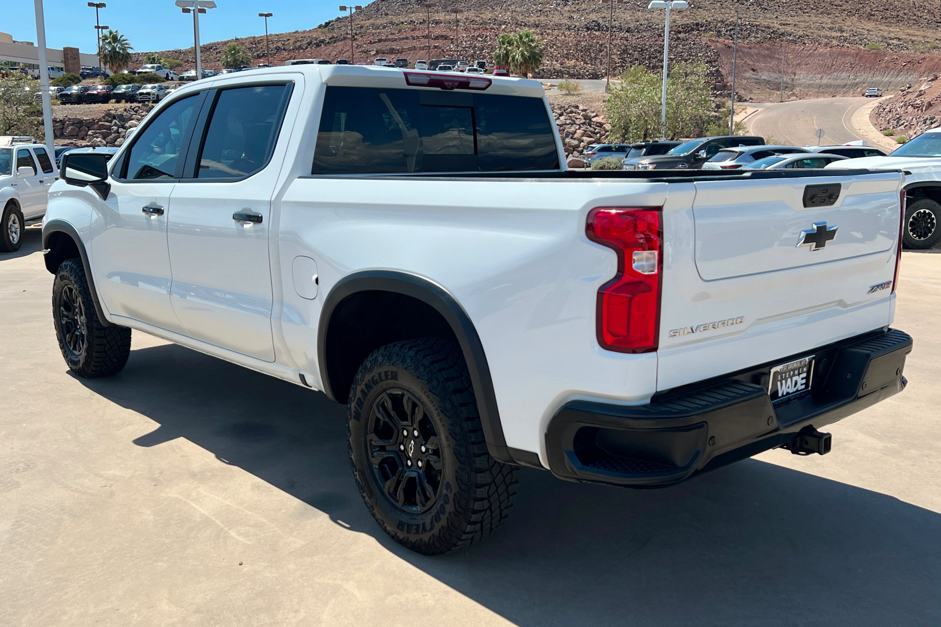 Used 2024 Chevrolet Silverado 1500 ZR2 w/ Technology Package AWD/4WD image 3
