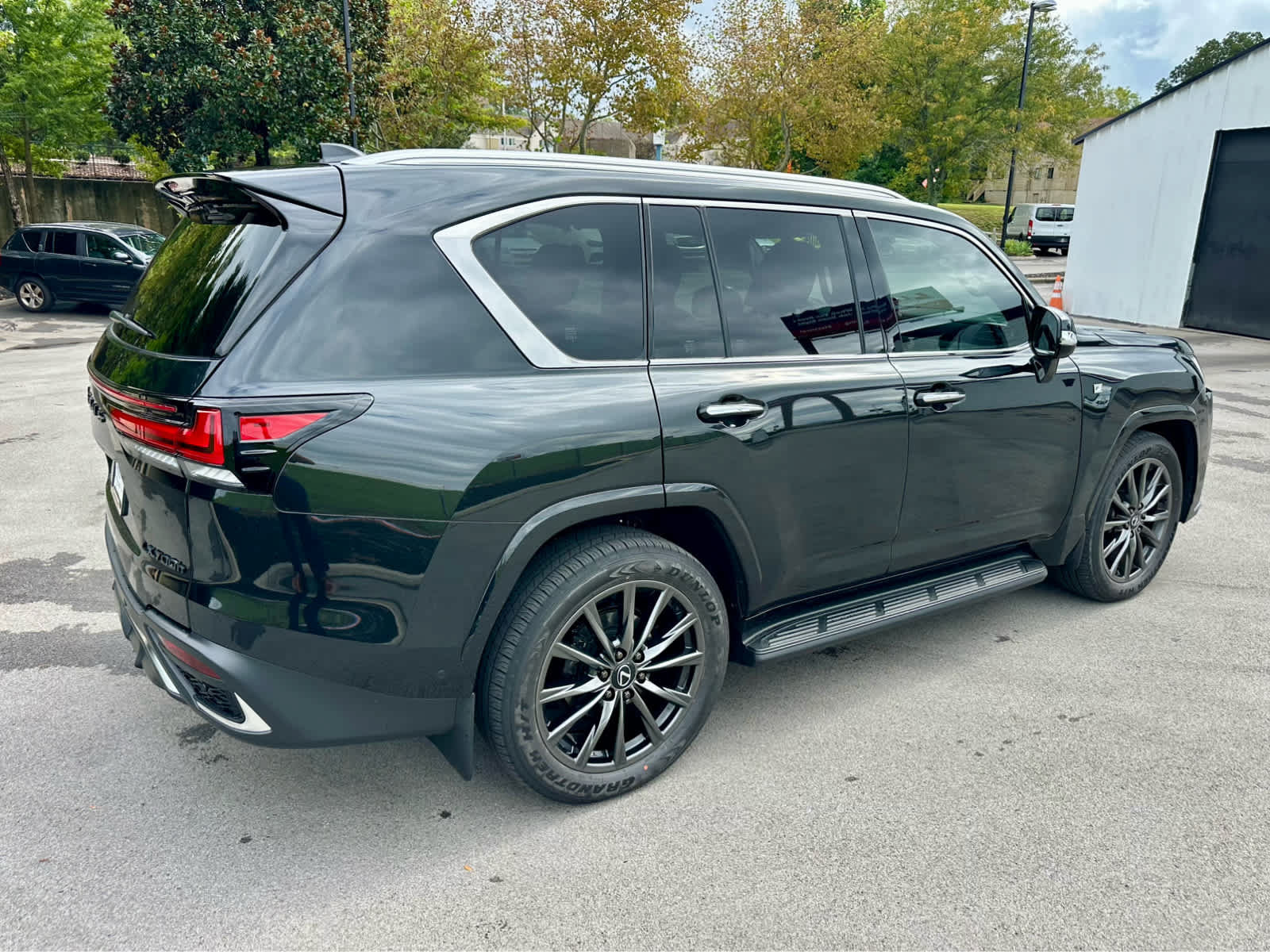 Used 2026 Lexus LX 700h F Sport AWD/4WD image 5