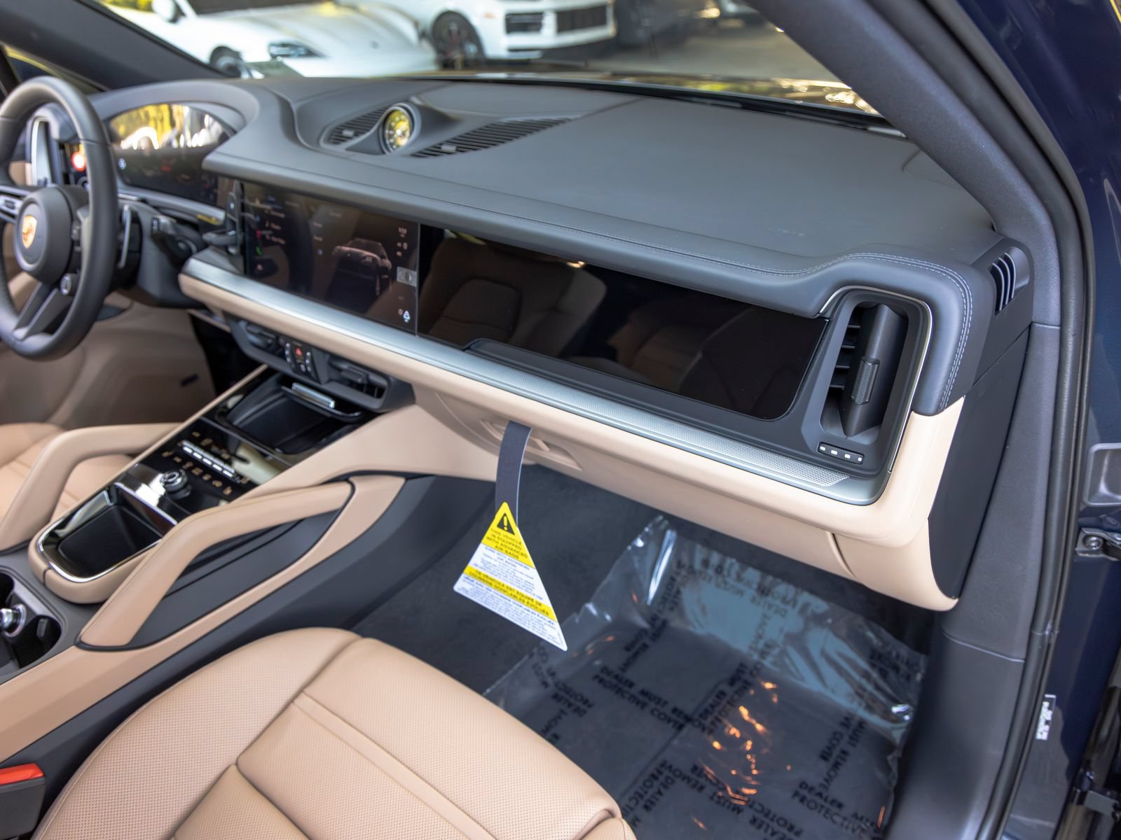 New 2026 Porsche Cayenne Coupe AWD/4WD image 59