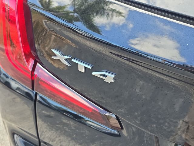 Used 2022 Cadillac XT4 Premium Luxury w/ Enhanced Visibility Package image 9