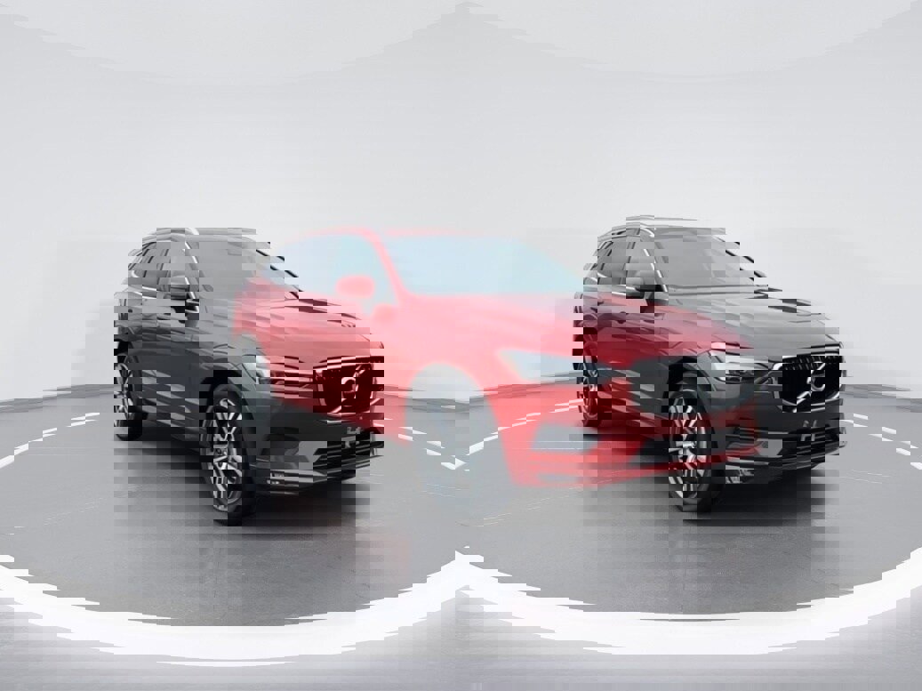 Used 2021 Volvo XC60 T6 Momentum w/ Premium Package image 9