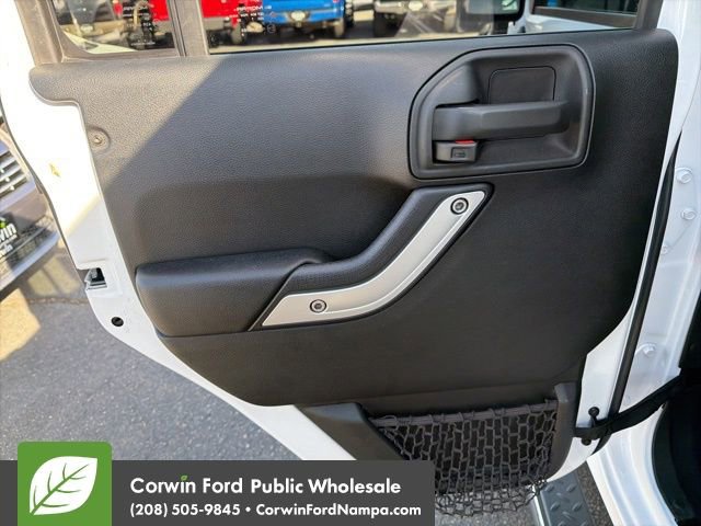 Used 2018 Jeep Wrangler Unlimited Sahara w/ Mopar Chrome Edition Group image 28