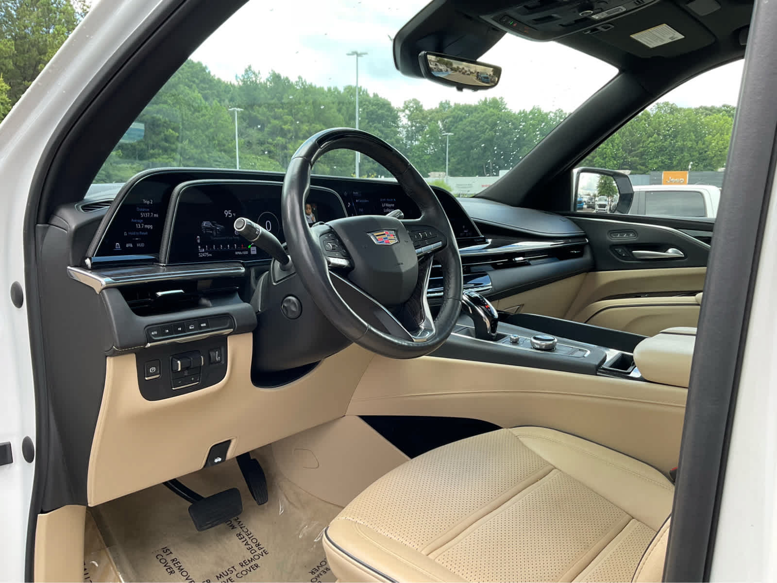 Used 2023 Cadillac Escalade Premium Luxury w/ Performance Package AWD/4WD image 14