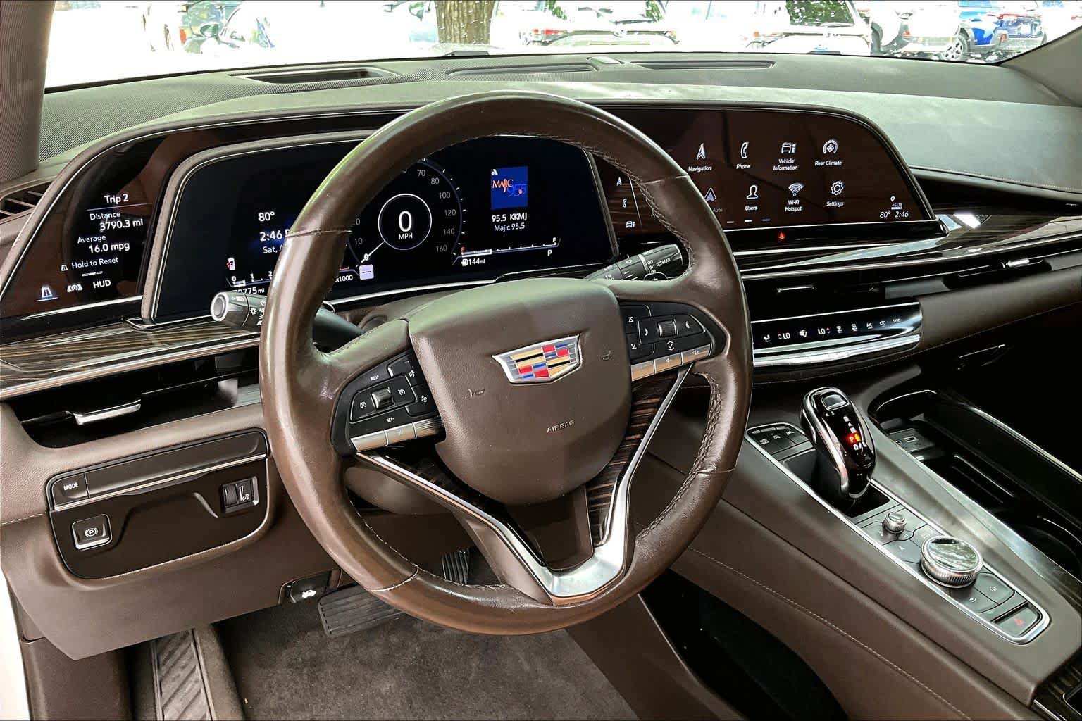 Used 2023 Cadillac Escalade ESV Premium Luxury RWD image 18