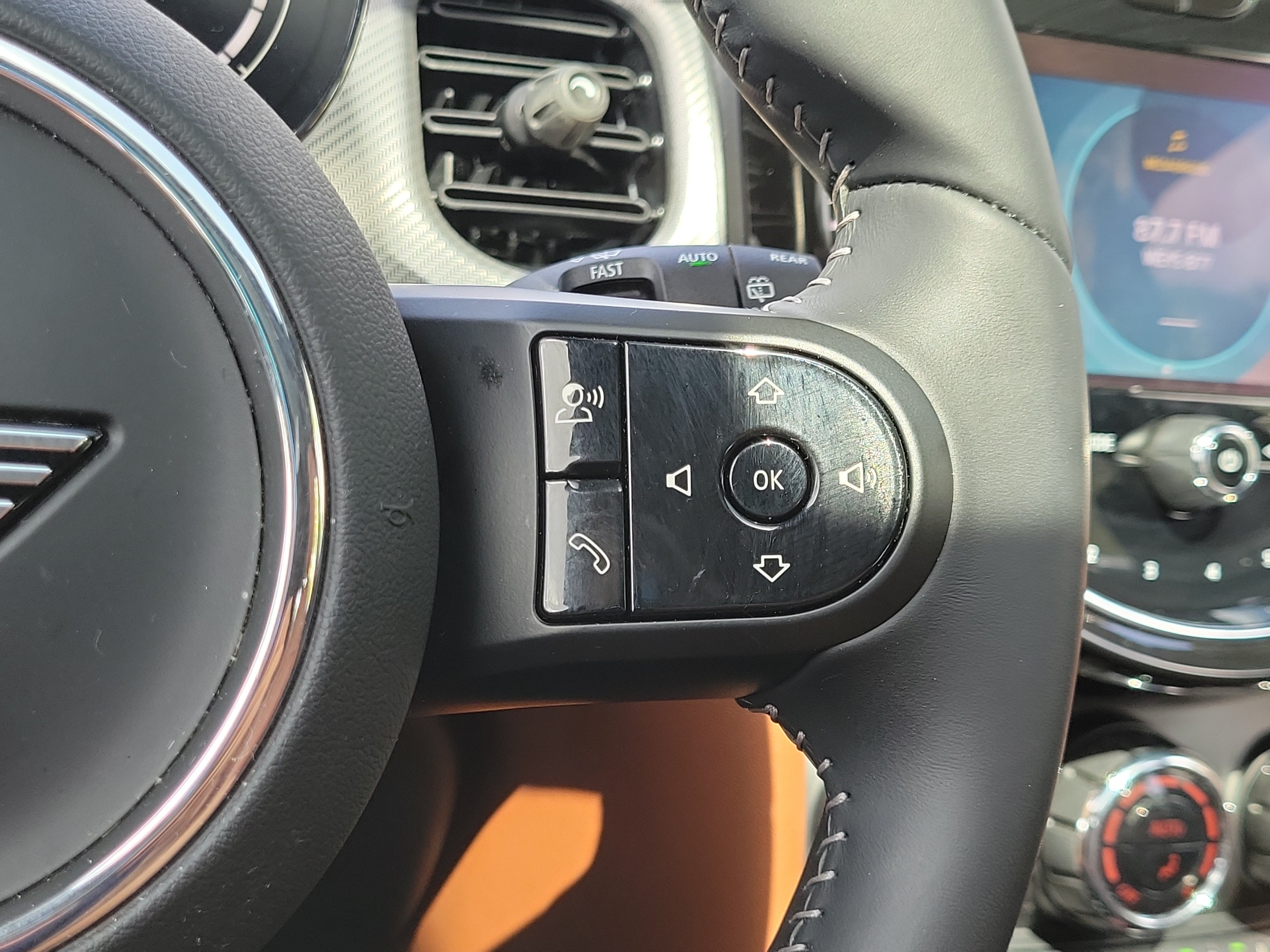Certified 2024 MINI Cooper 4-Door Hardtop FWD image 17