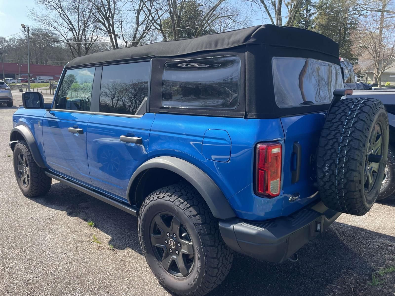 Certified 2024 Ford Bronco Black Diamond image 5