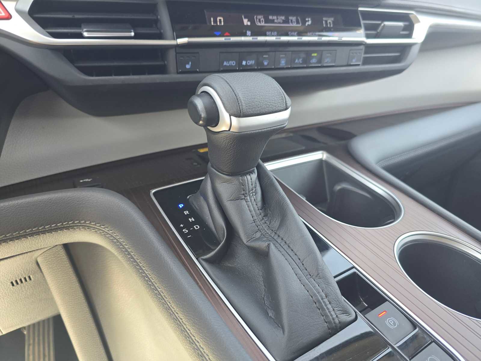 Used 2022 Toyota Sienna XLE w/ XLE Plus Package image 35