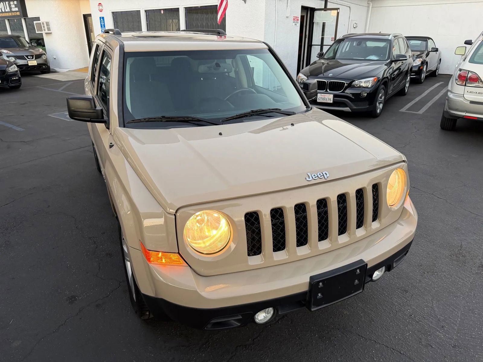Used 2016 Jeep Patriot Latitude w/ Sun/Sound Group image 11