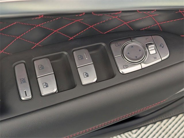 Used 2022 Genesis G70 3.3T image 11