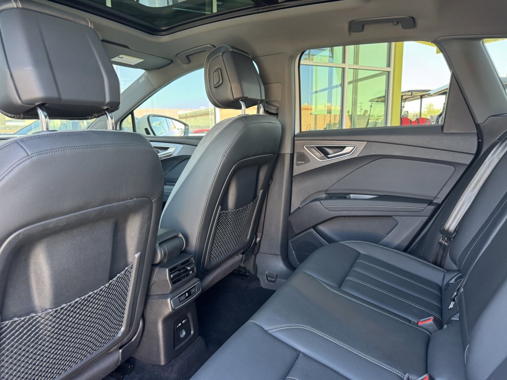 Used 2022 Audi Q4 e-tron Premium Plus w/ Premium Plus image 39