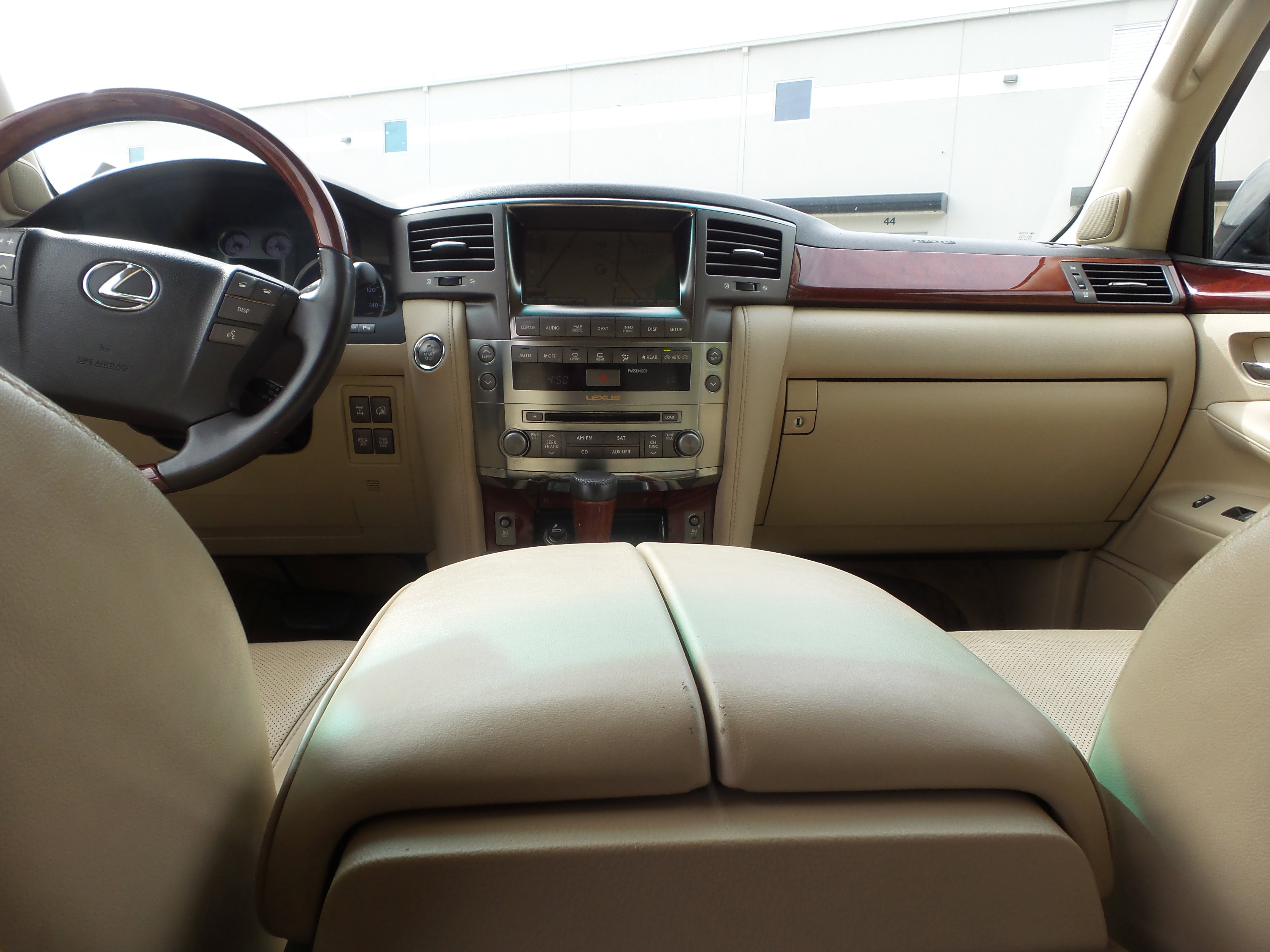 Used 2011 Lexus LX 570 4WD image 94