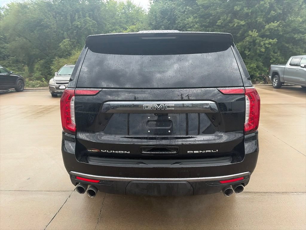 Used 2024 GMC Yukon Denali Ultimate AWD/4WD image 8