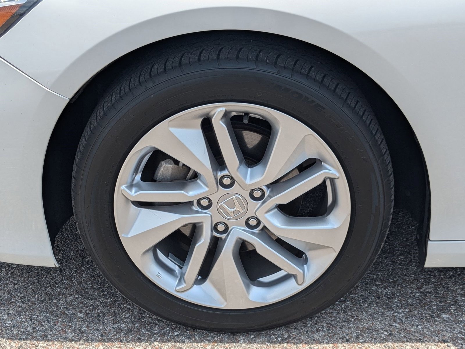 Used 2019 Honda Accord LX image 10