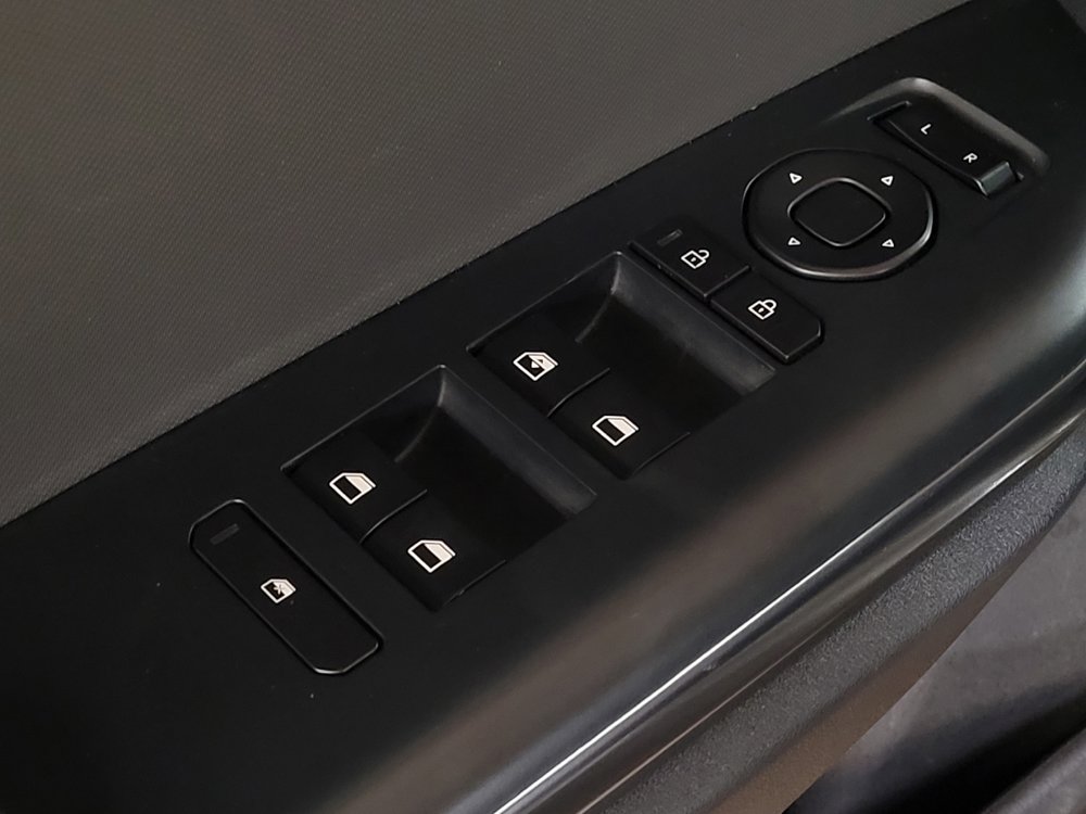 Used 2025 Kia K4 LXS image 27