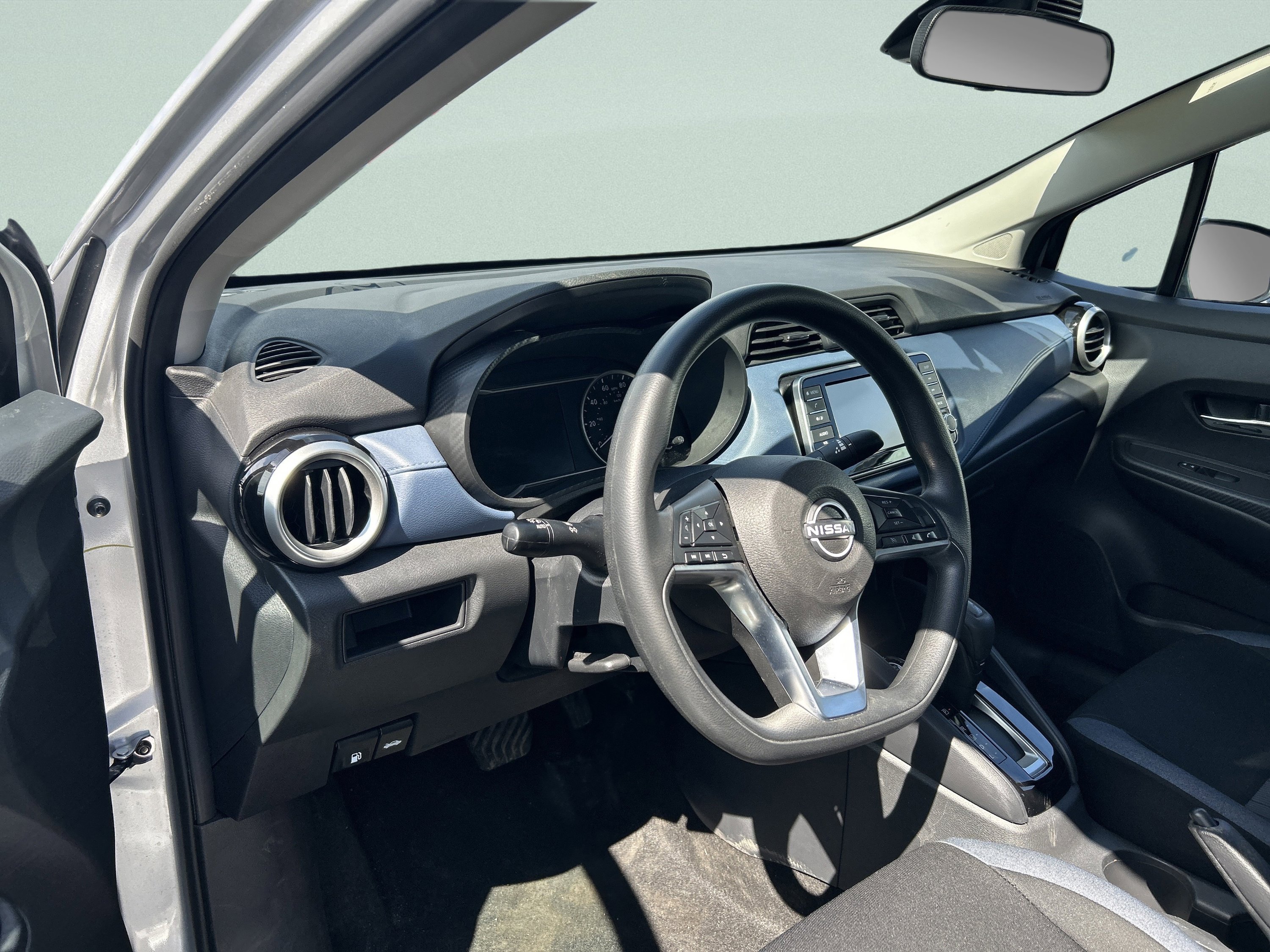 Used 2025 Nissan Versa SV FWD image 13
