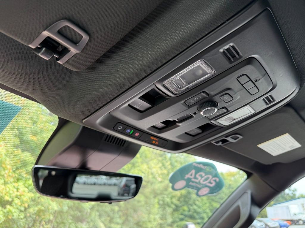 Certified 2024 Chevrolet Suburban High Country w/ Premium Package 2 AWD/4WD image 35