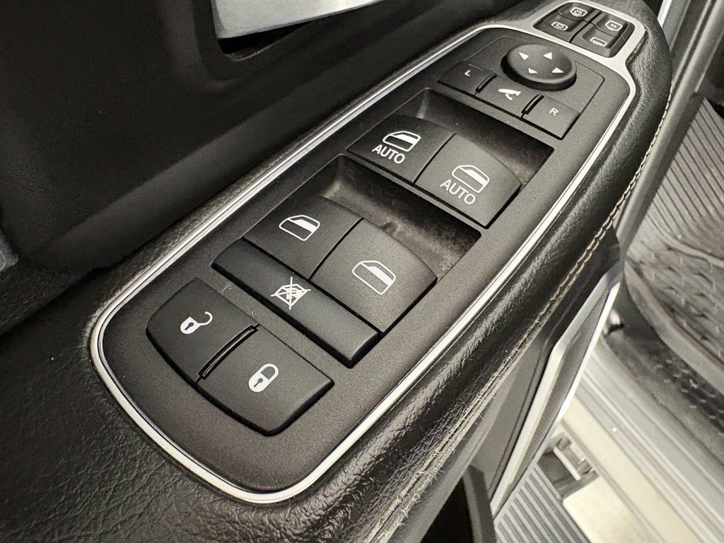 Used 2024 RAM 3500 Laramie w/ Night Edition AWD/4WD image 19