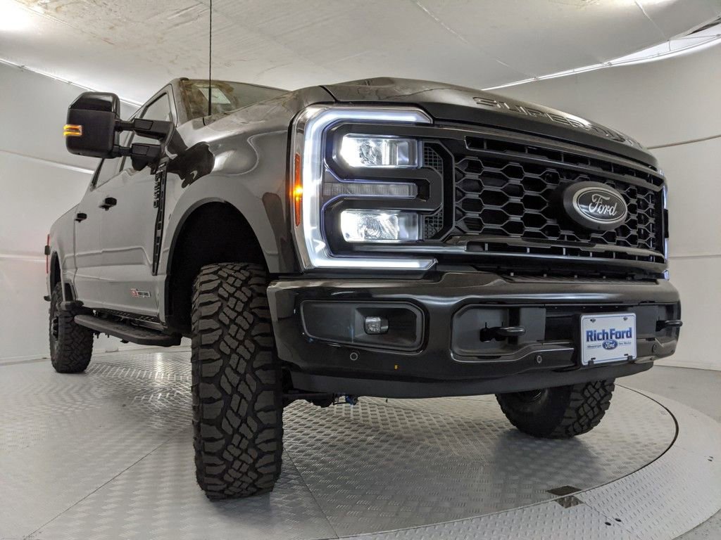 New 2025 Ford F250 Lariat w/ Lariat Ultimate Package
