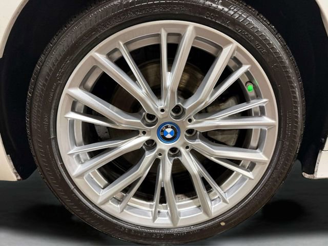 Used 2023 BMW 330e xDrive w/ Driving Assistance Package image 36