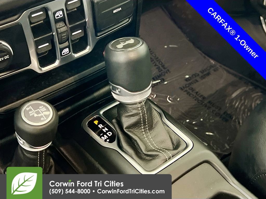 Used 2024 Jeep Wrangler Unlimited Sahara w/ Technology Group image 9